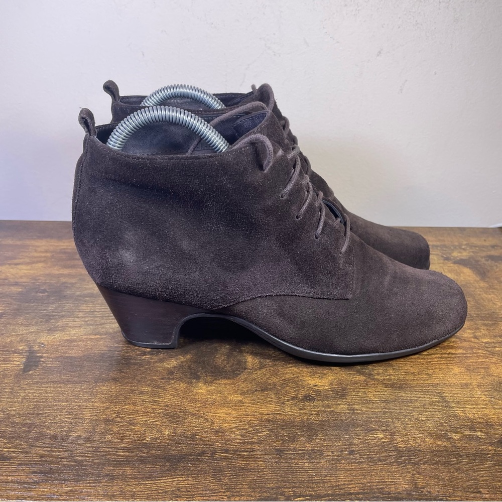 Clarks Artisan Suede leather Ankle boots Heeled size 8.5